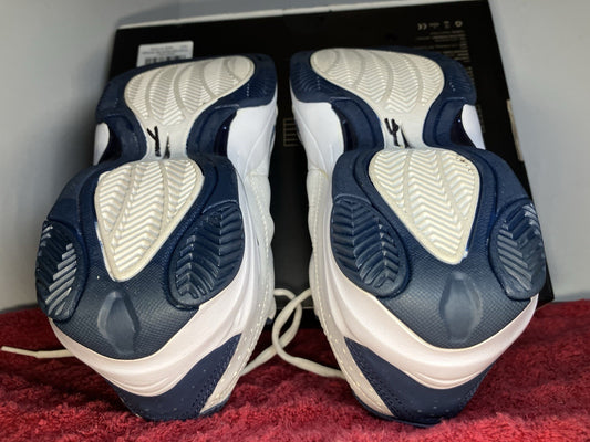 Men's Size 10 Vintage Nike Devastate Low Sneakers White Blue 309061-141