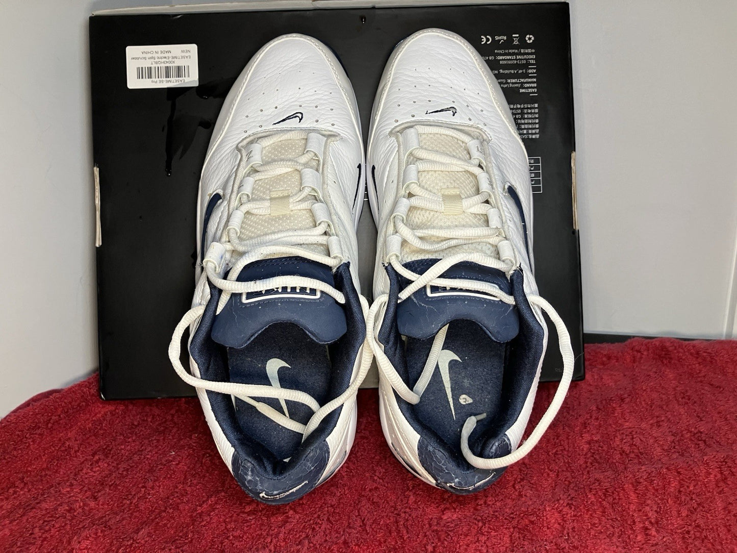 Men's Size 10 Vintage Nike Devastate Low Sneakers White Blue 309061-141