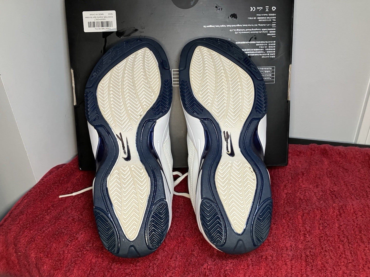 Men's Size 10 Vintage Nike Devastate Low Sneakers White Blue 309061-141
