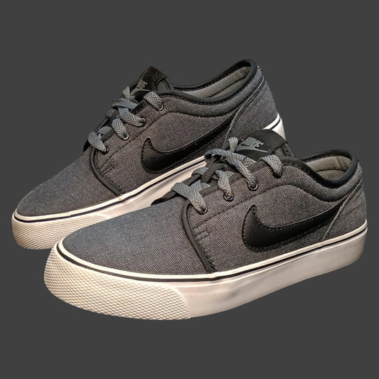 Nike Toki Low Canvas GS Black Cool Grey Shoes 631558-005 Size 4Y