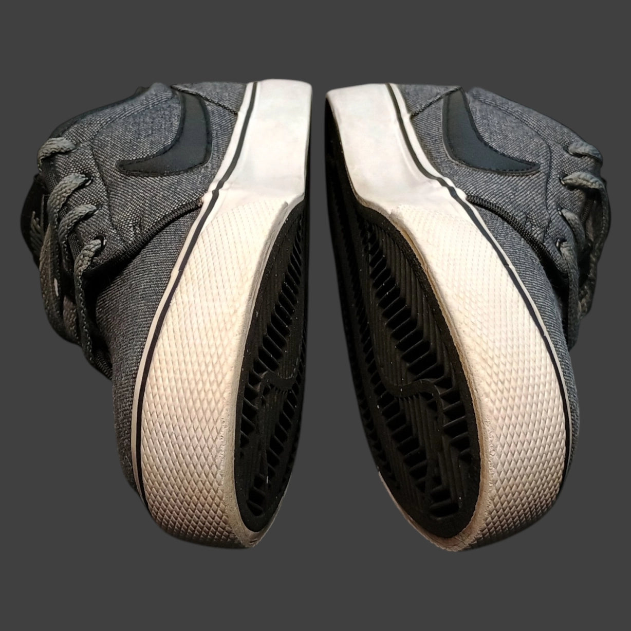 Nike Toki Low Canvas GS Black Cool Grey Shoes 631558-005 Size 4Y
