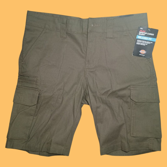 (New With Tags) Dickies Womens Plus Ripstop Cargo Shorts - size 2 - Military Green - Relaxed Fit - 9" Inseam