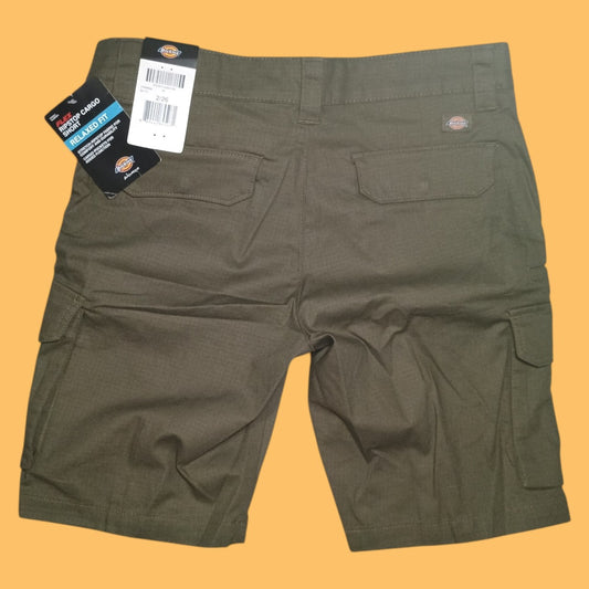 (New With Tags) Dickies Womens Plus Ripstop Cargo Shorts - size 2 - Military Green - Relaxed Fit - 9" Inseam
