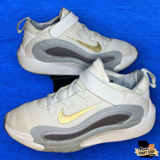 Nike IsoFly GS | Size 13C - Little Kids Youth Basketball Shoes | FQ7670-100